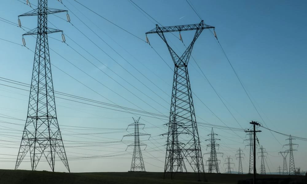 ΔΕΗ: Το ακριβότερο ρεύμα στην Ευρώπη με το πιο απαρχαιωμένο δίκτυο